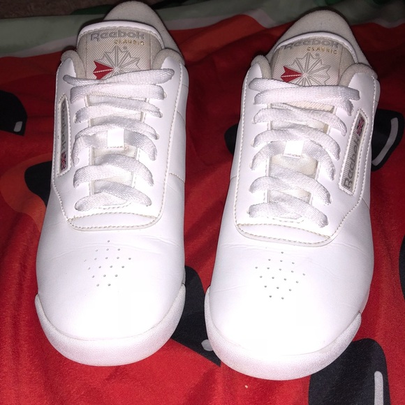 White Reebok shoes - Picture 3 of 8